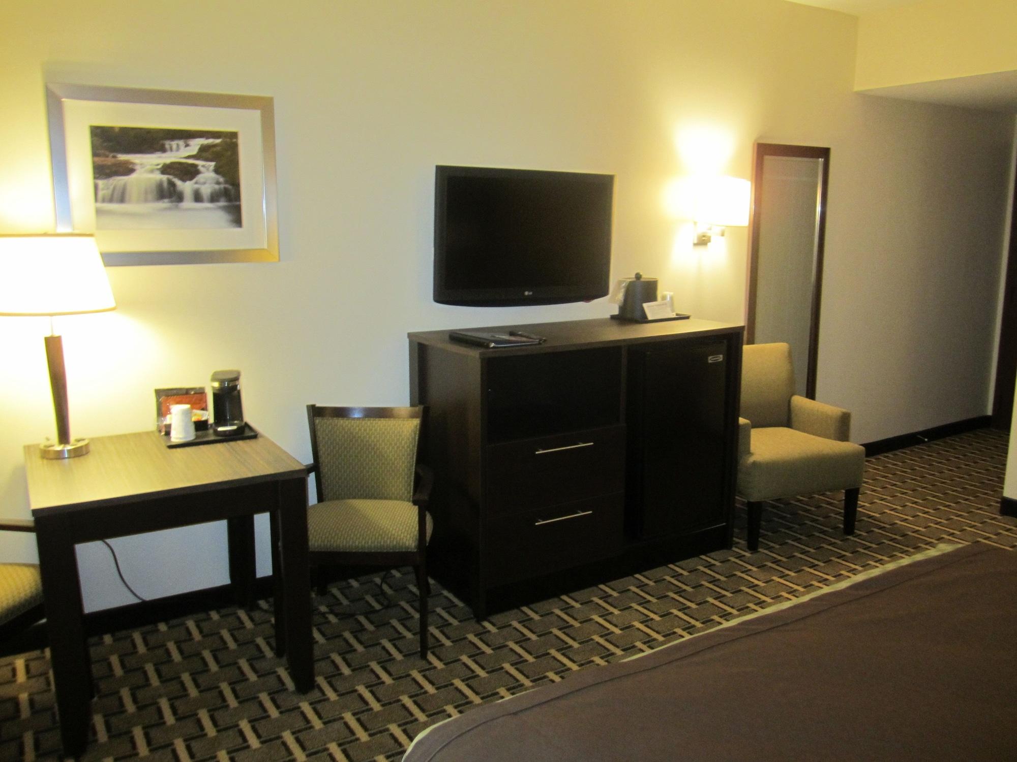 Best Western Plus The Inn & Suites At The Falls Poughkeepsie Bagian luar foto