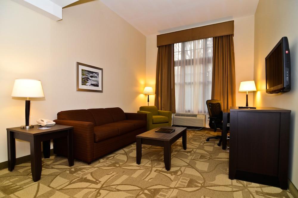 Best Western Plus The Inn & Suites At The Falls Poughkeepsie Bagian luar foto