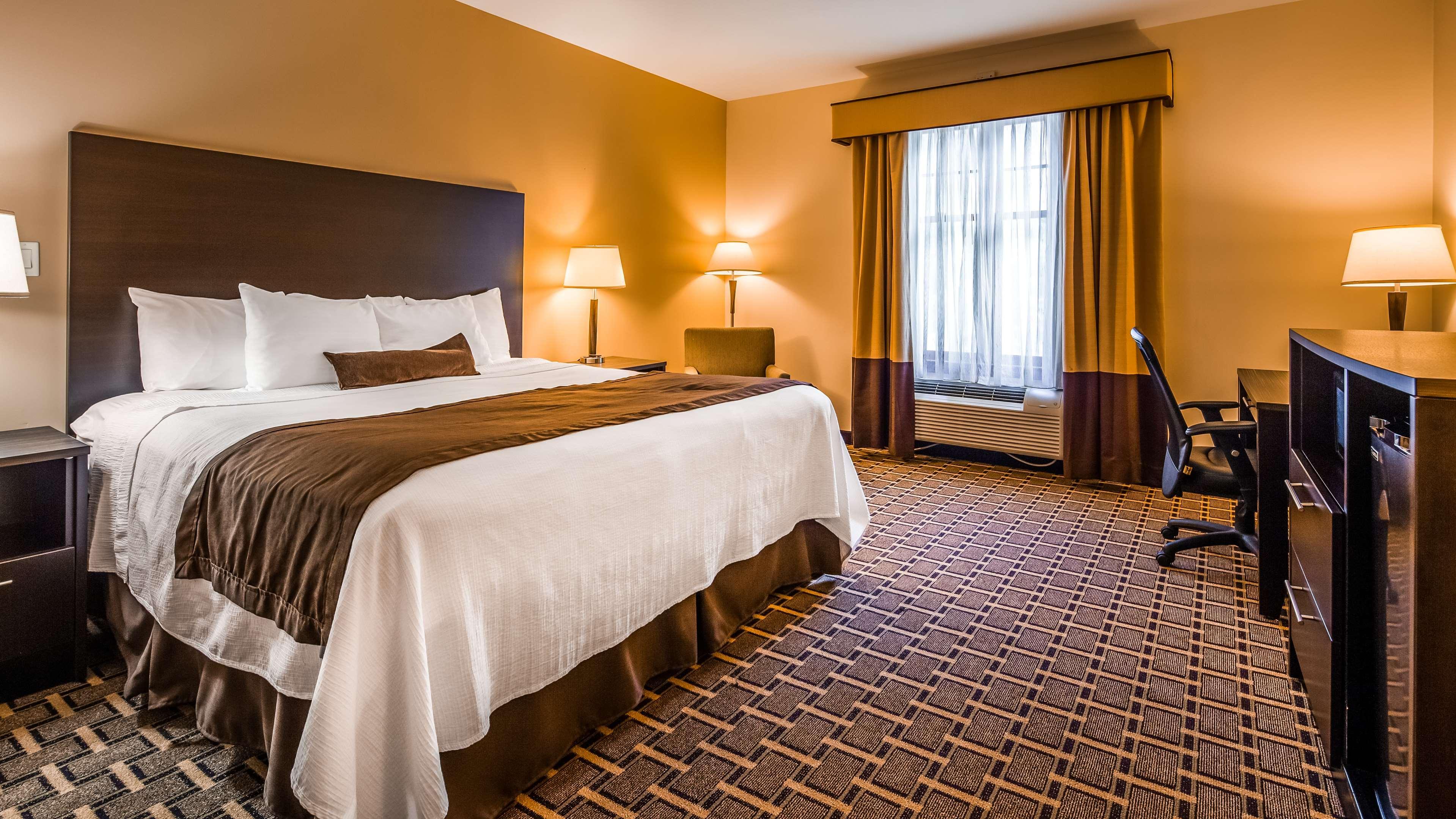 Best Western Plus The Inn & Suites At The Falls Poughkeepsie Bagian luar foto
