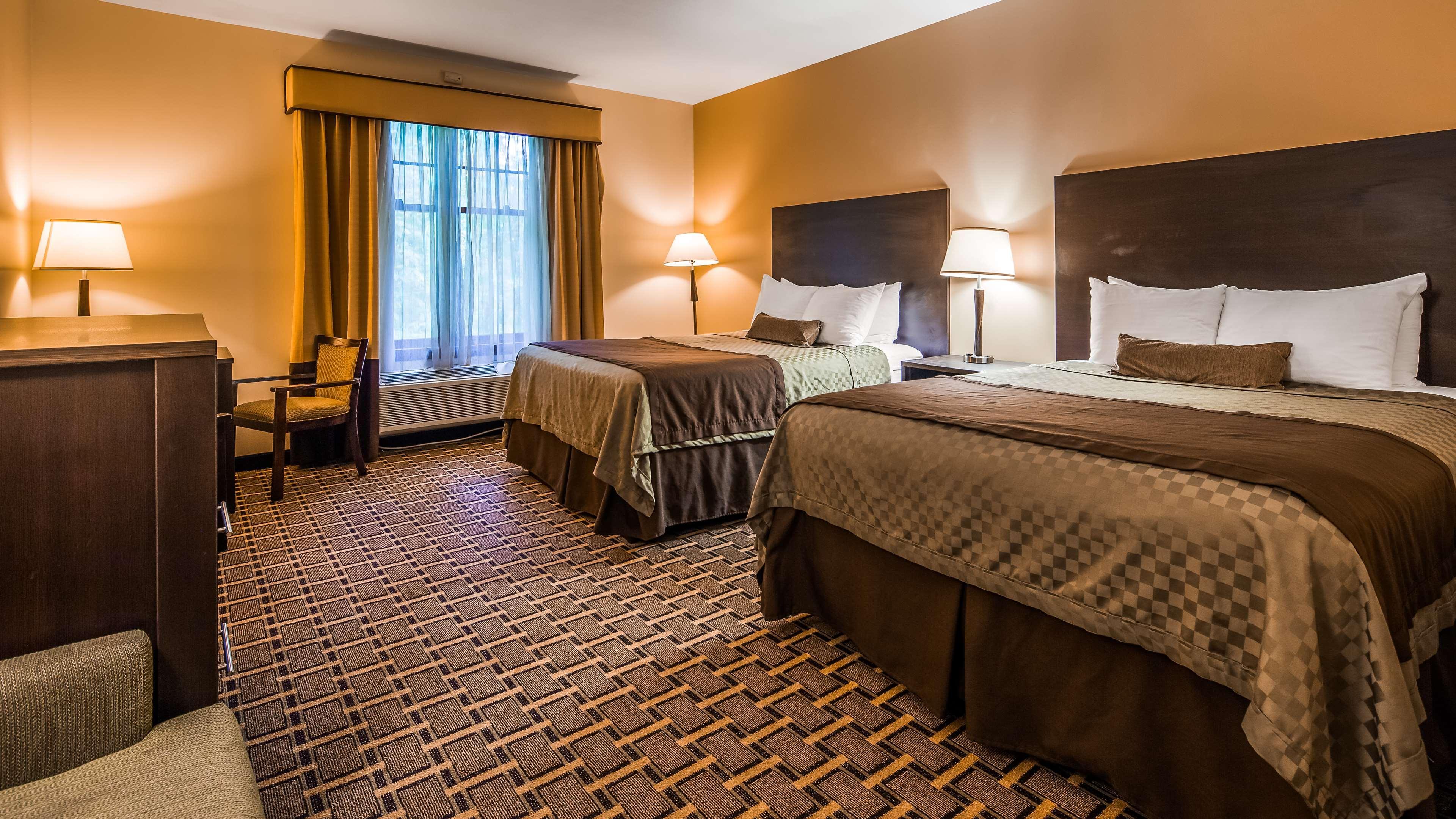 Best Western Plus The Inn & Suites At The Falls Poughkeepsie Bagian luar foto