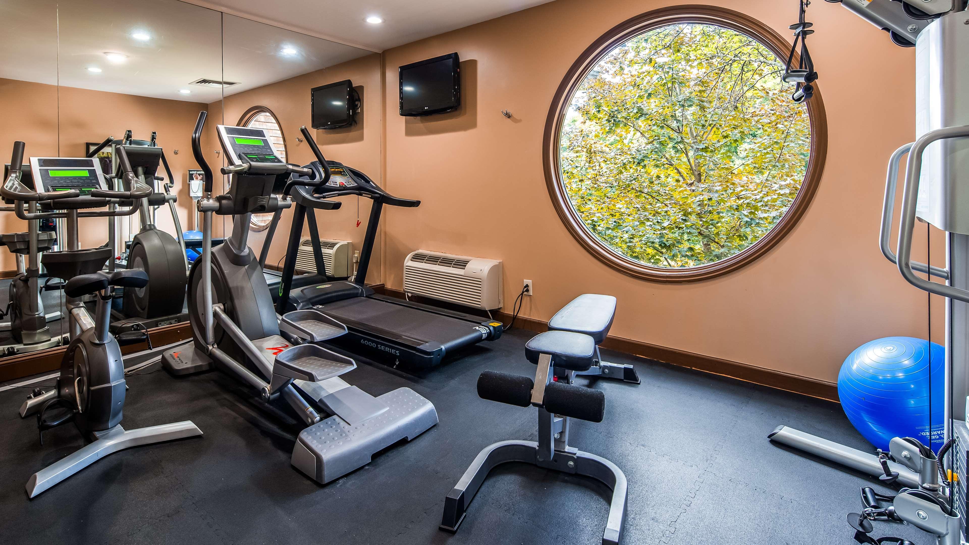 Best Western Plus The Inn & Suites At The Falls Poughkeepsie Bagian luar foto