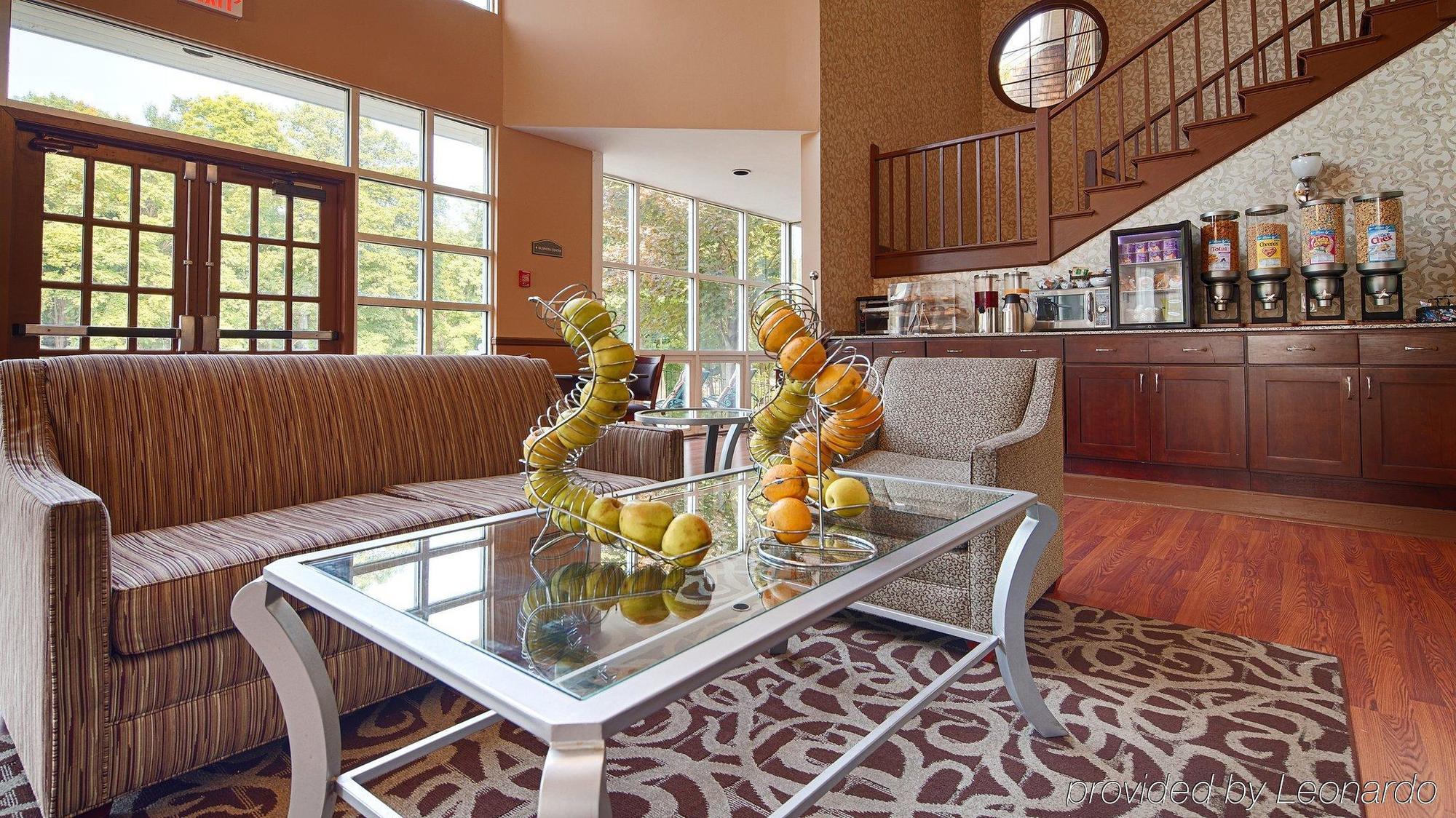 Best Western Plus The Inn & Suites At The Falls Poughkeepsie Bagian luar foto