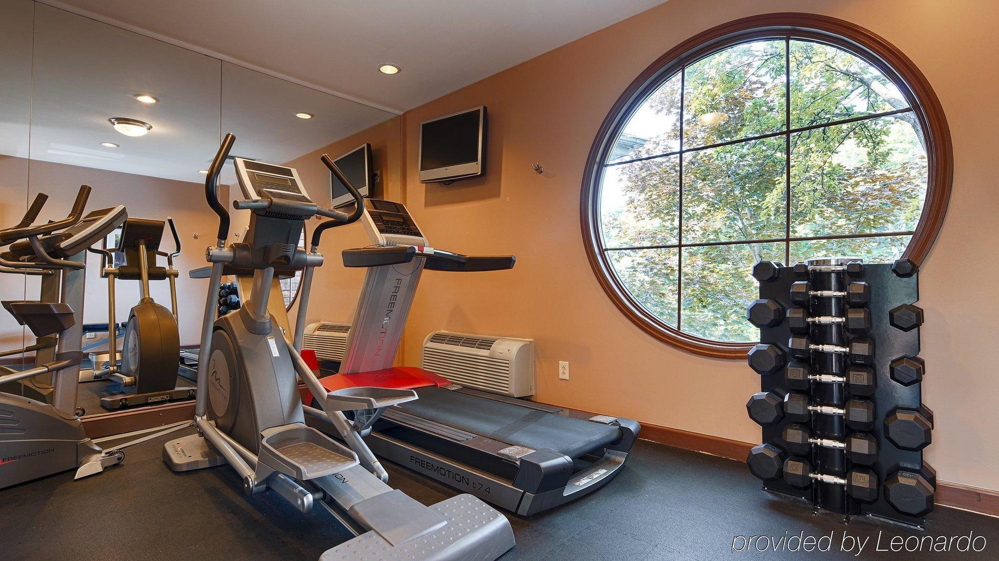 Best Western Plus The Inn & Suites At The Falls Poughkeepsie Bagian luar foto