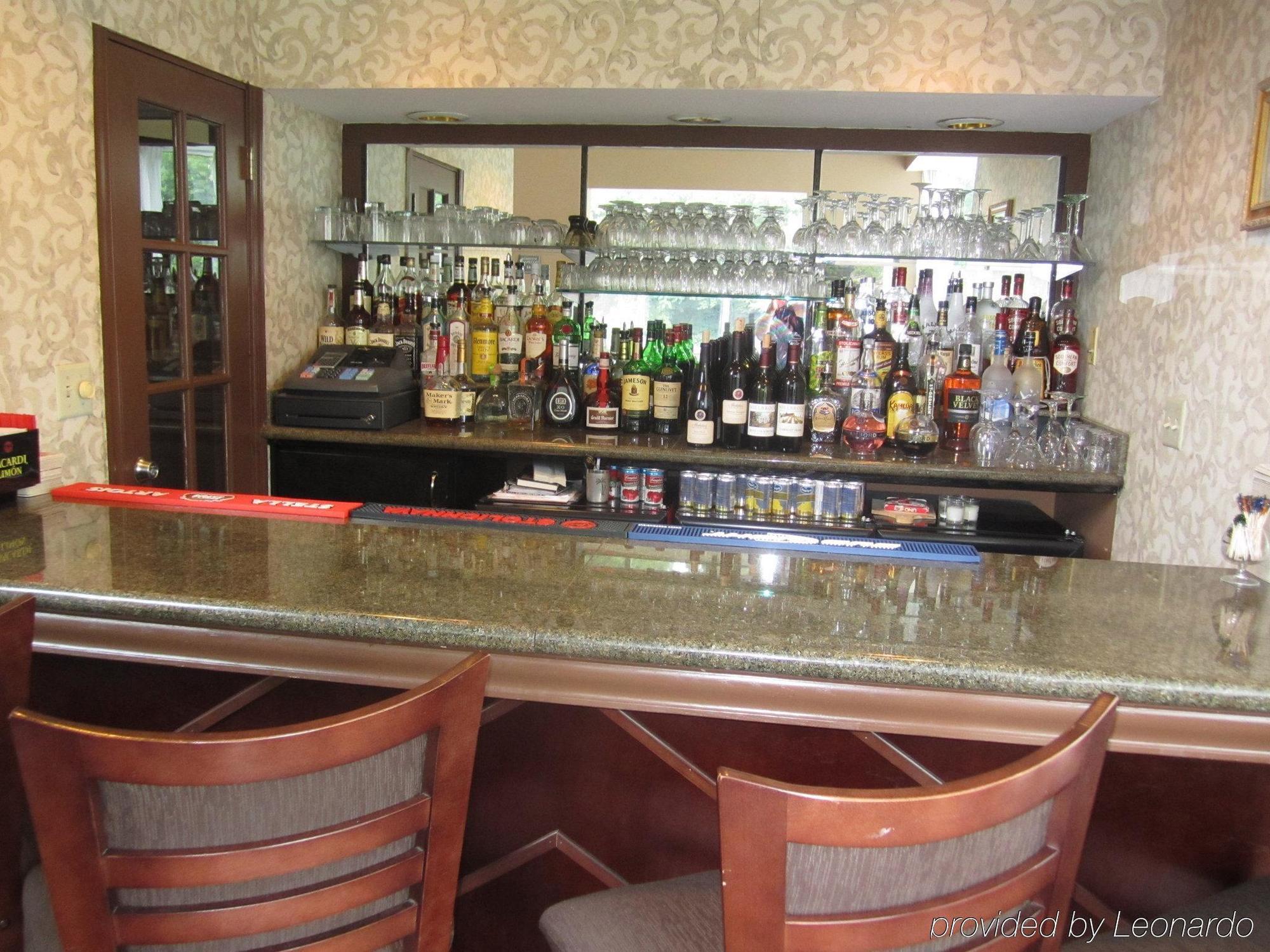 Best Western Plus The Inn & Suites At The Falls Poughkeepsie Bagian luar foto