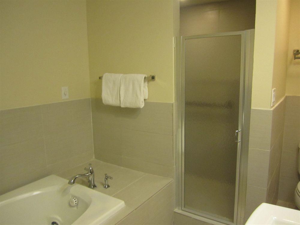 Best Western Plus The Inn & Suites At The Falls Poughkeepsie Bagian luar foto