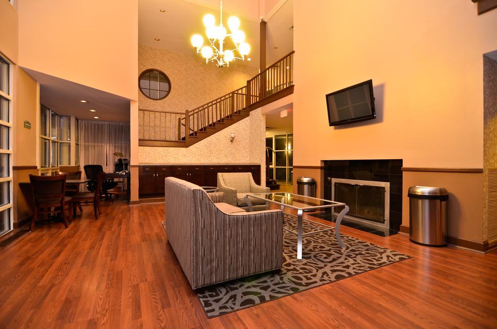 Best Western Plus The Inn & Suites At The Falls Poughkeepsie Bagian luar foto