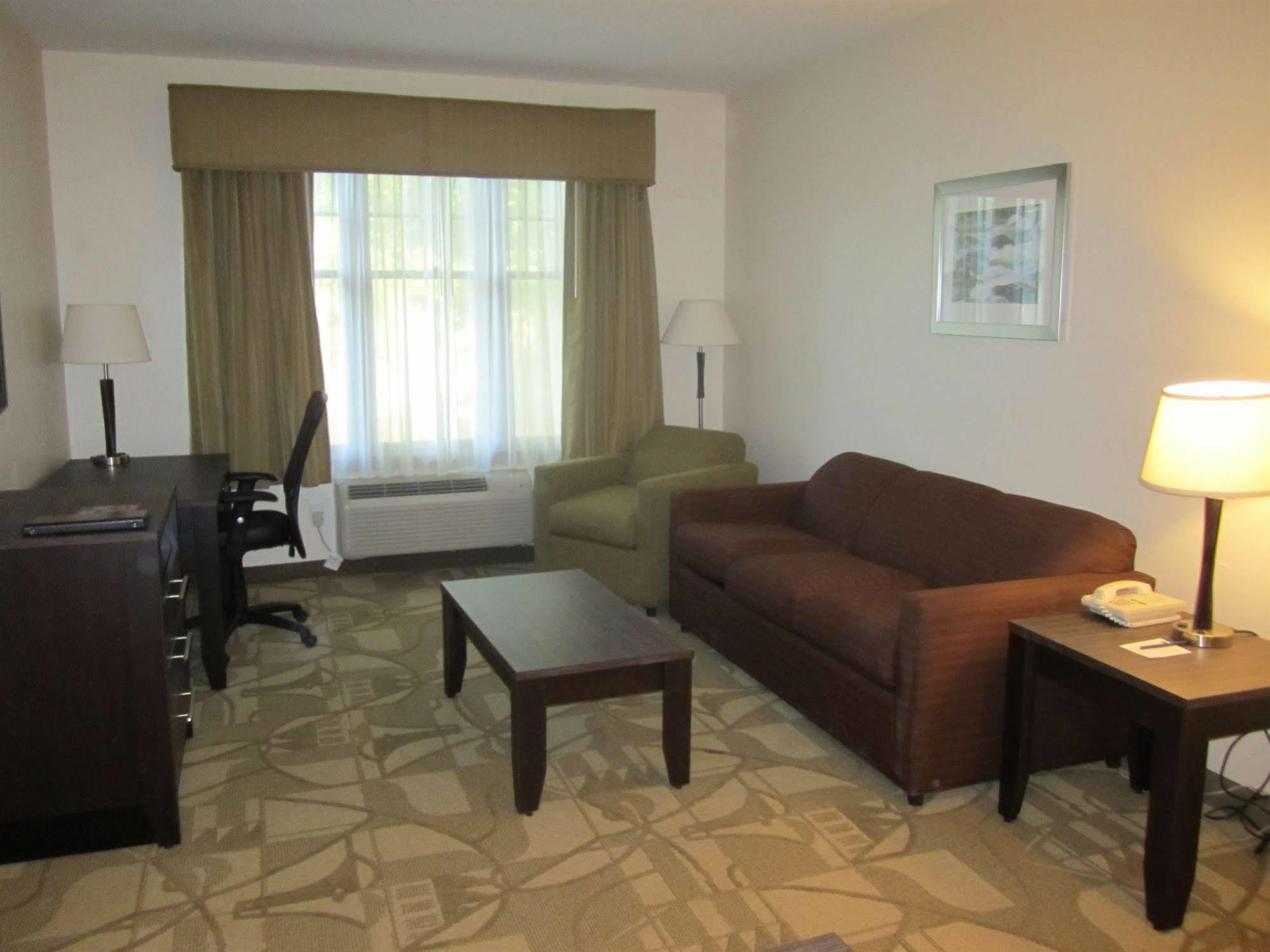 Best Western Plus The Inn & Suites At The Falls Poughkeepsie Bagian luar foto