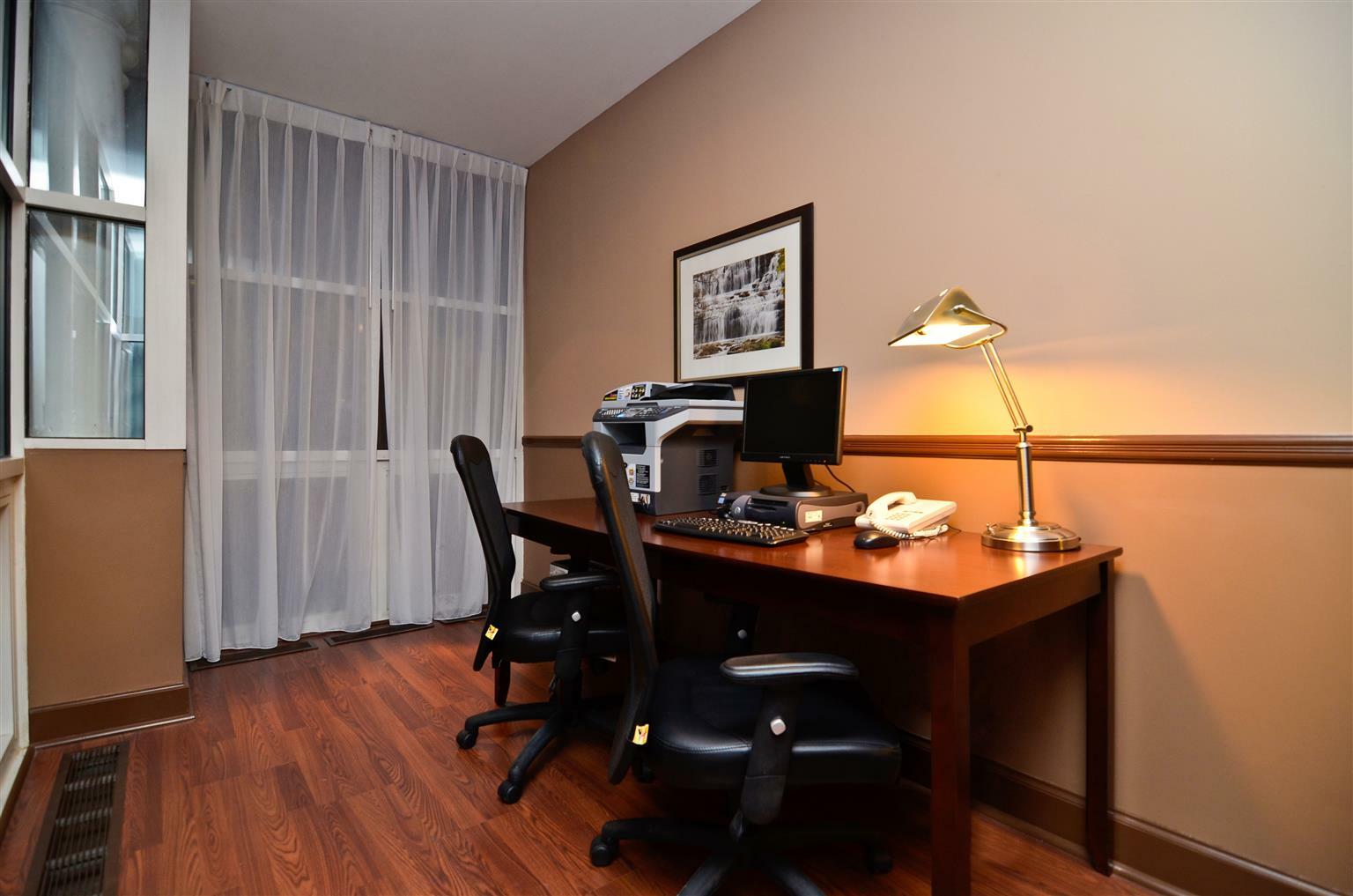 Best Western Plus The Inn & Suites At The Falls Poughkeepsie Bagian luar foto