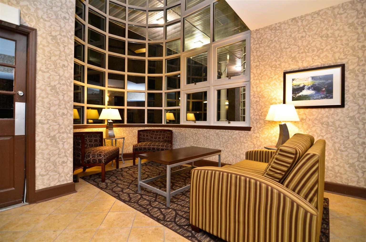 Best Western Plus The Inn & Suites At The Falls Poughkeepsie Bagian luar foto
