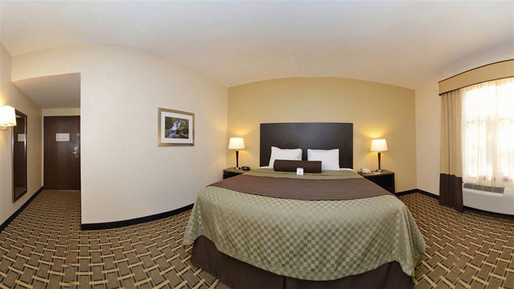 Best Western Plus The Inn & Suites At The Falls Poughkeepsie Bagian luar foto